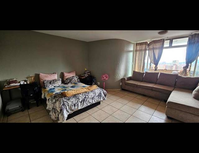 1 BEDROOM APARTMENT FOR SALE IN SUNNYSIDE